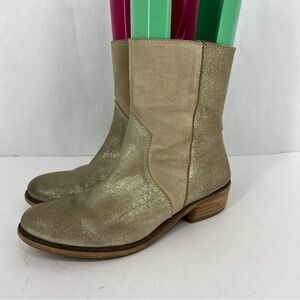 Yerse suede Shimmering Beige Ankle Boots